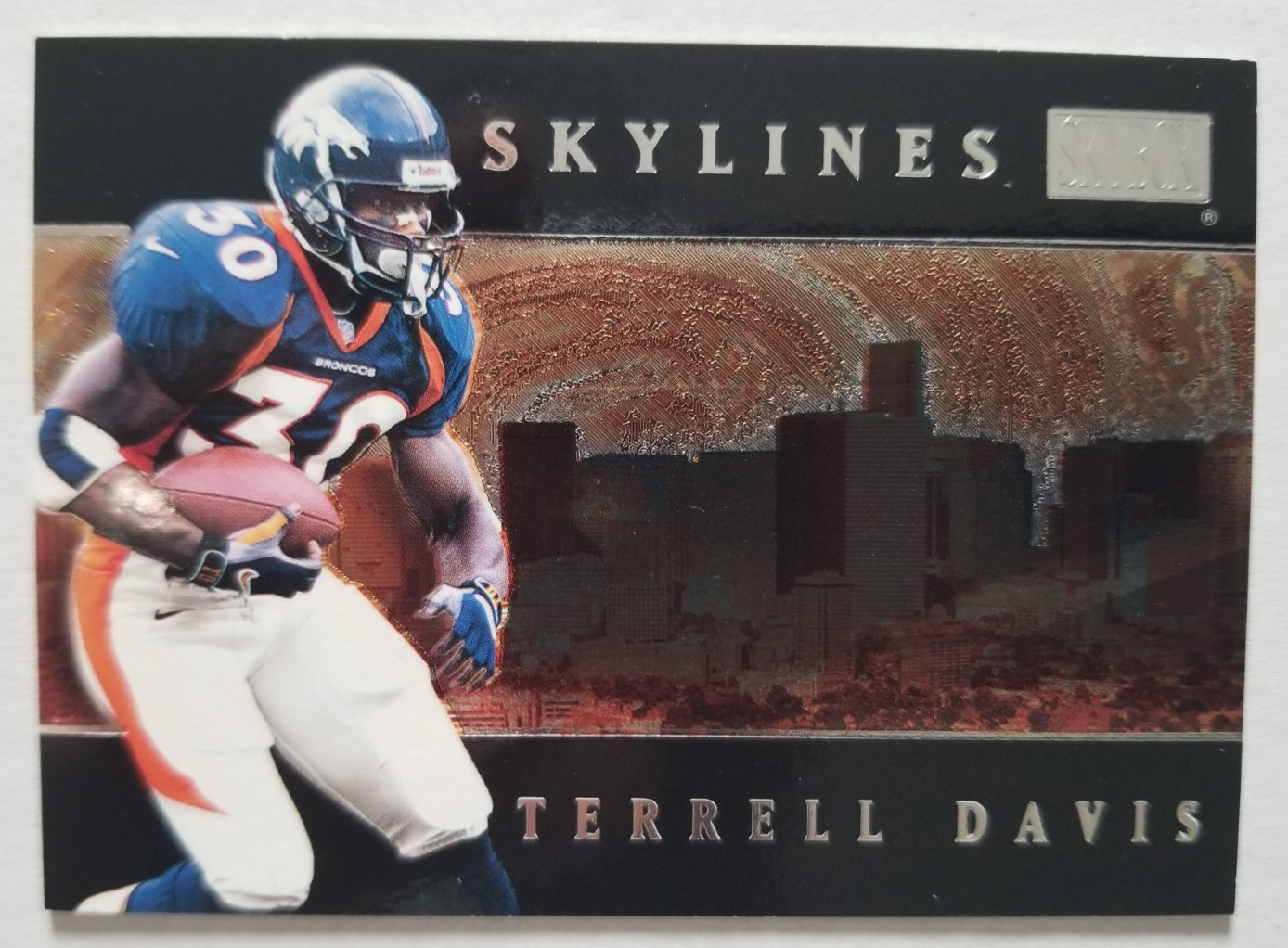 2000 SkyBox #3 SL Terrell Davis Skylines Denver Broncos 
