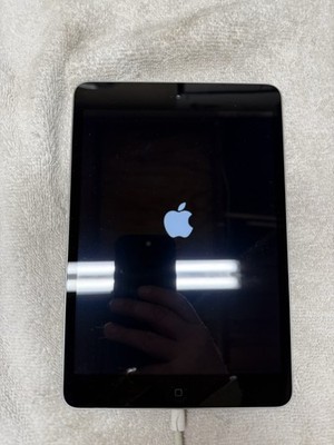 Apple iPad Mini Gen1 A1432 27.3GB Wi-Fi 7.9'' Tablet Gray/White, iOS 9.3.5