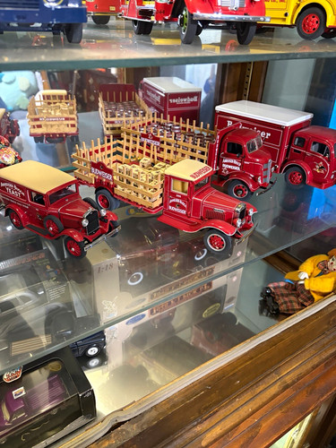 Budweiser Breweriana Delivery Truck Model Collection Lot w/ Certificates