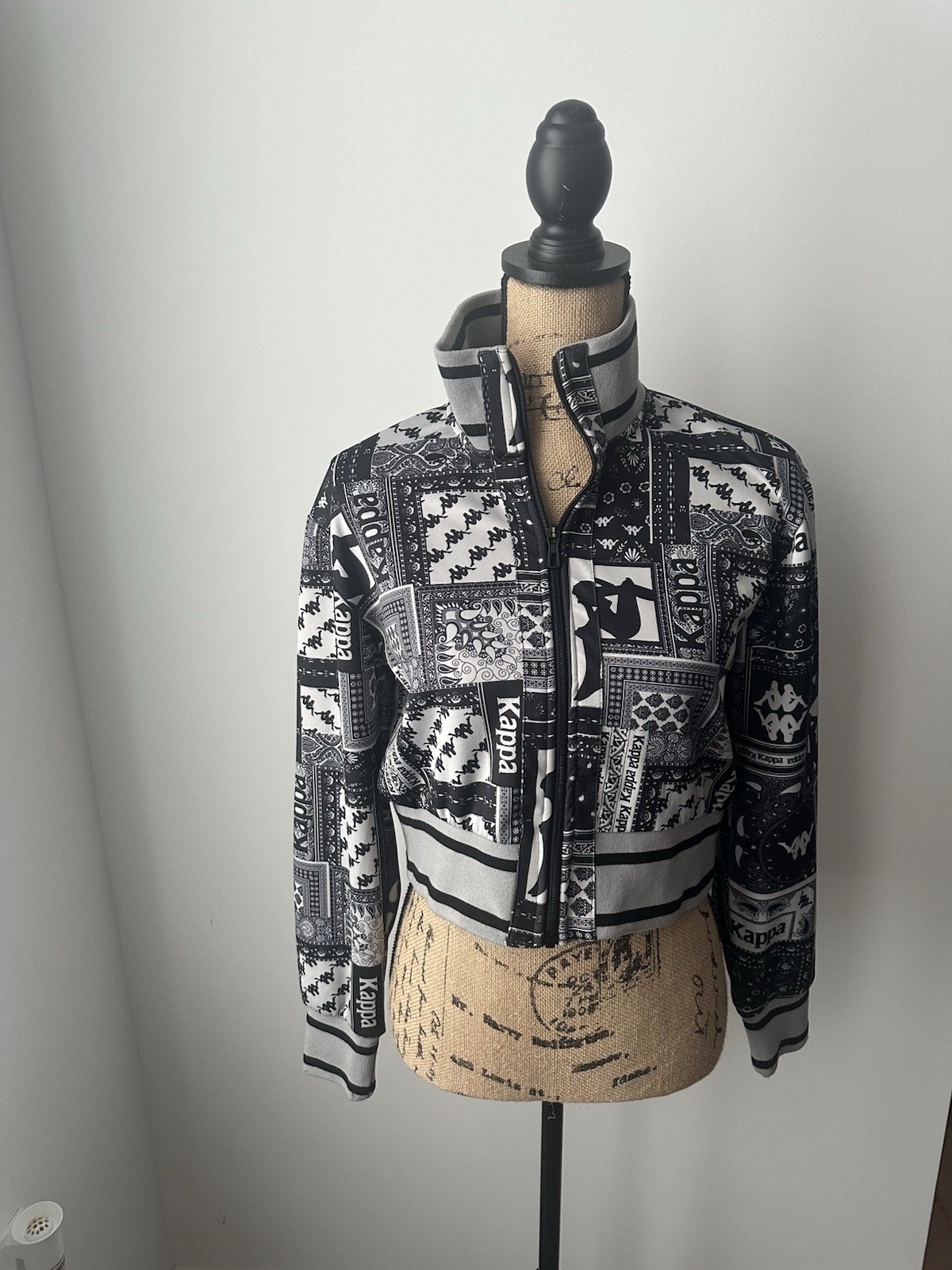 Kappa Authentic Full Zip Cropped Jacket Black Smo… - image 4