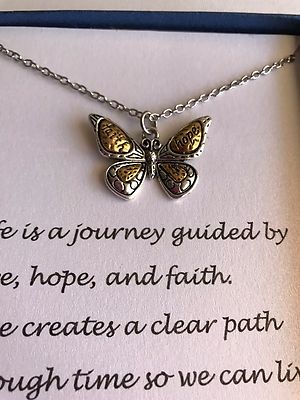 Believe In Yourself - Butterfly Pendant Necklace - Foto 5