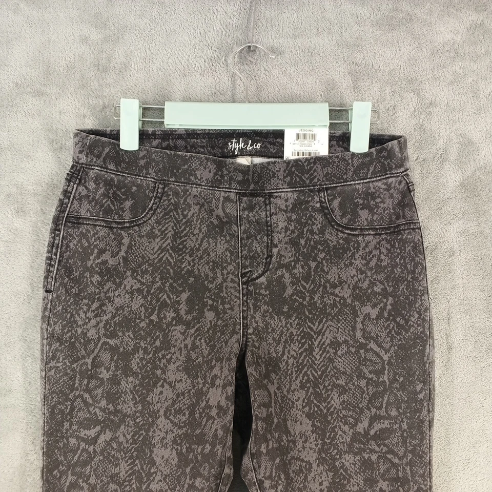 NWT $49 Style&Co Cobra Print Jegging Size SMALL(4-6) Mid Rise Gray Pull on - Image 3 of 4