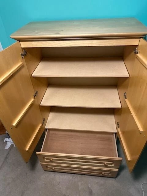 Juego de muebles para bebé Pali de 3 piezas, incluye cambiador con funda y armario Foto 2 de 4