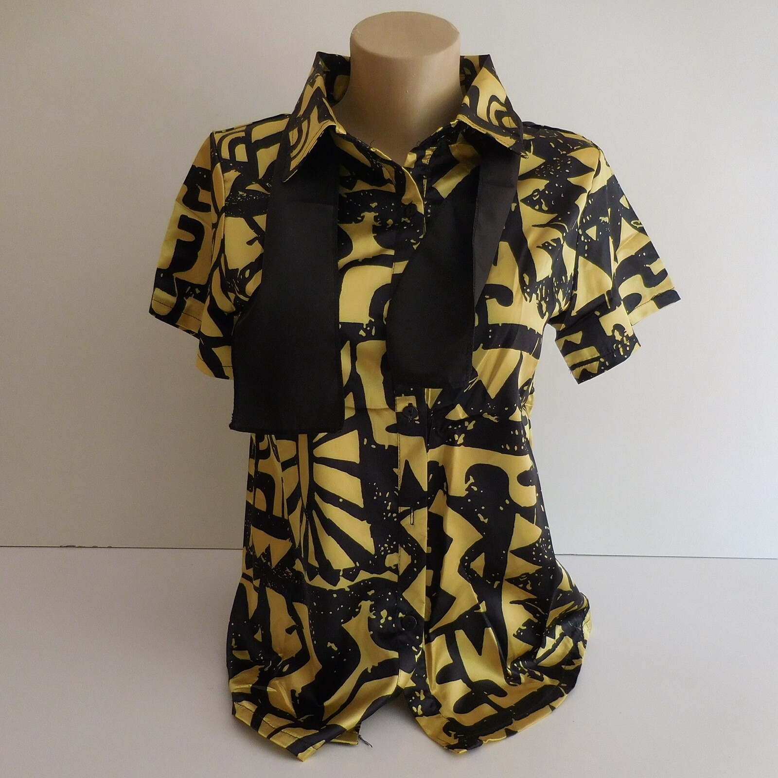 Blusa Camiseta Amarillo Negro Tamaño S Corbata Tirantes Disfraz Unisex N6429
