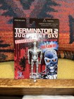 f…Terminator 2 Judgment Day Endoskeleton with Phase Plasma Rifle