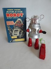 HA HA TOYS JAPAN 9 PISTON ACTION REMOTE CONTROL ROBOT TIN TOY NEW TESTED