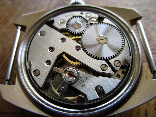Vintage Used Steel RODANIA Manual Watch Cal. Unitas 6425. For parts. - Picture 11 of 21