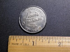 VINTAGE MEDAL TOKEN LOUIS TUSSAUD WAX MUSEUM ATLANTIC CITY NJ GOOD LUCK SOUVENIR