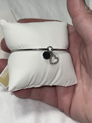 MICHAEL KORS Charms Logo Herz Silber Haken Öse Kristall Armreif Armband Damen - Bild 4 von 4
