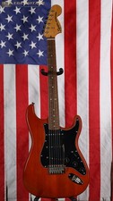 Squier Limited Edition Classic Vibe Stratocaster anni '70 - Moka