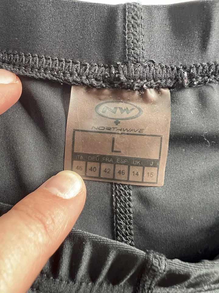 Northwave Cycling Shorts Fast Padded | Ladies | Black | Large | - Image 4 of 4