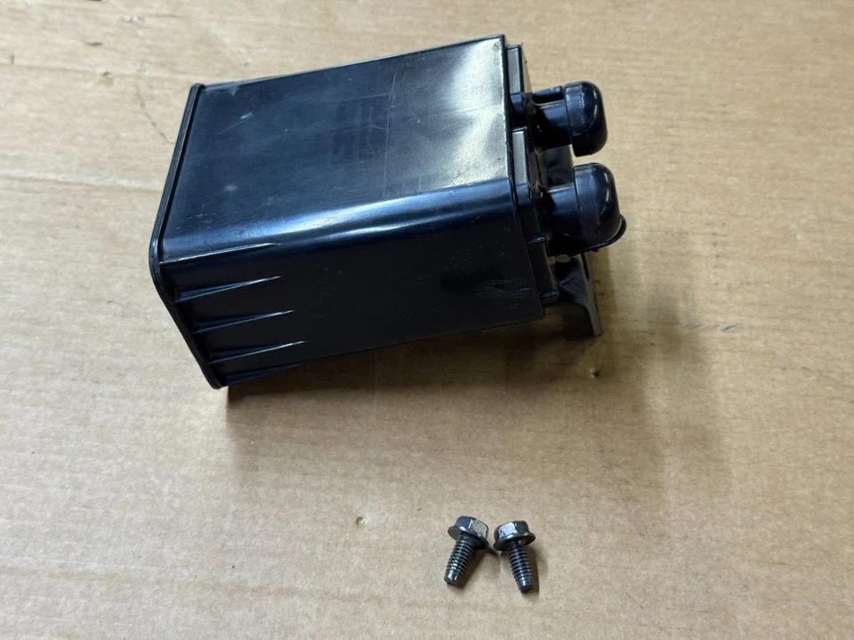 Tanque de combustible emisiones bote carbón SMOG escape Ford Mustang 87-93 fábrica Foto 4 de 4