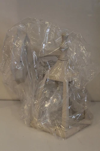 NIB Designers Fountain 2462-WH 1 Exterior Light 7" Cast Aluminum Wall Lantern - Picture 6 of 12