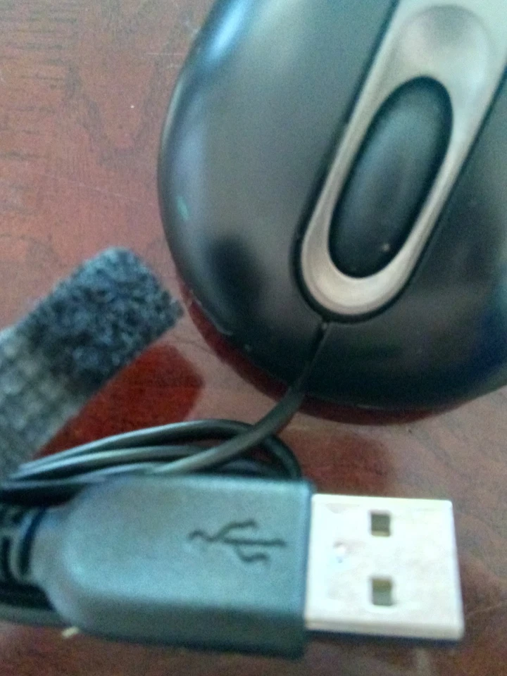 Asus Optical Wired Computer Mouse USB model no:AM1D - Image 3 of 4