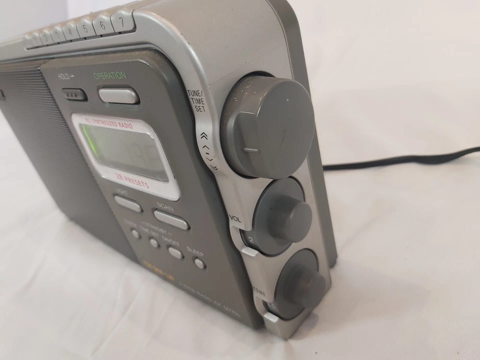 SONY ICF-M770L Portable Radio FM AM LW Digital Tuning 28 Presets Grey/Silver - Image 3 of 4