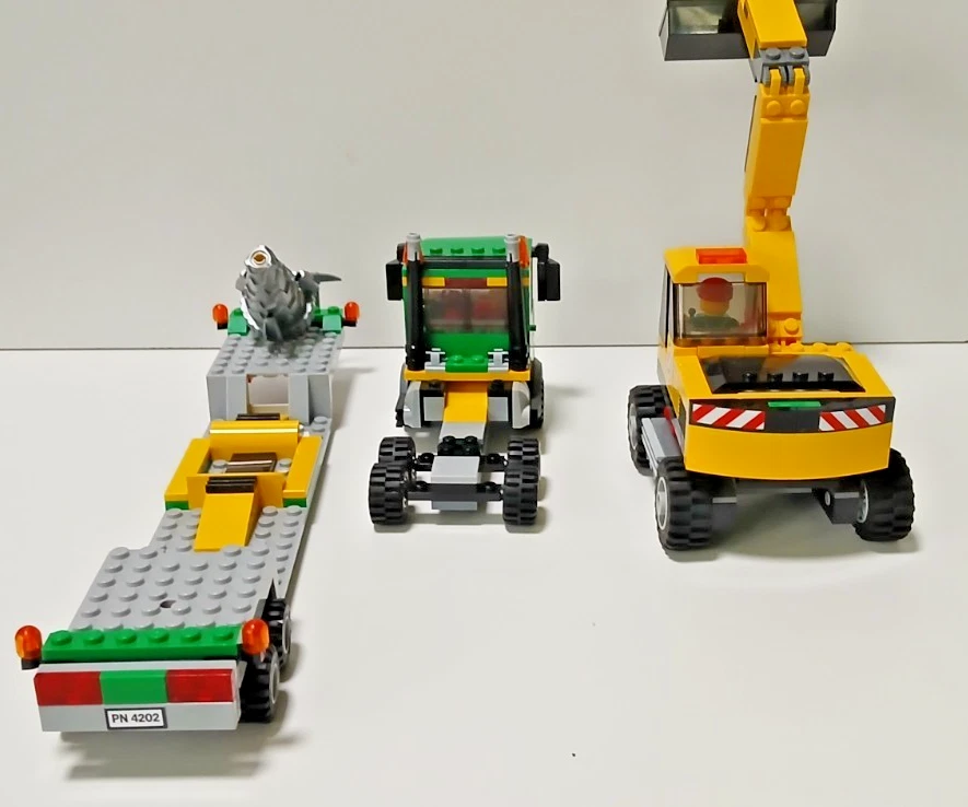 LEGO SET 4203 EXCAVATOR TRANSPORT UNBOXED WITHOUT INSTRUCTIONS - Image 4 of 4