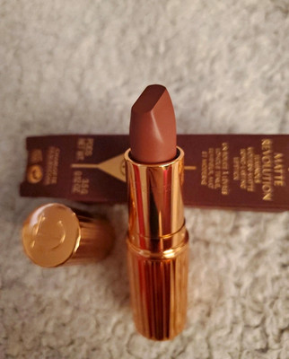 Charlotte Tilbury Matte Revolution  Lipstick Very Victoria 0.12 oz Full Size