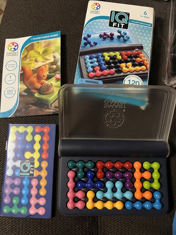 Smart Games IQ Fit 3D Puzzle Game Brain Teaser 120 Challenges Travel