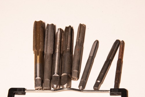 LOT OF 15 ASSORTED  TAPS & 5 Dies - Picture 4 of 5