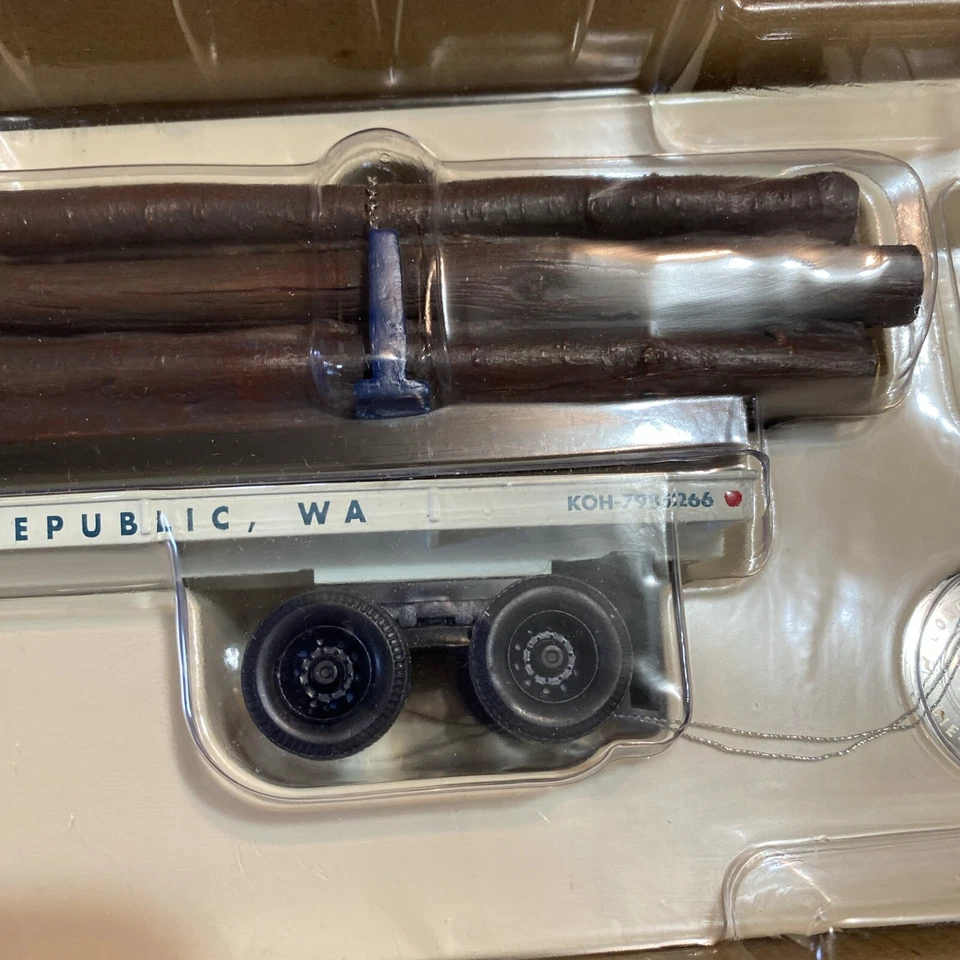 Corgi heavy Mac LJ logger Lightfoot logging Republic brand new complete - Image 3 of 4