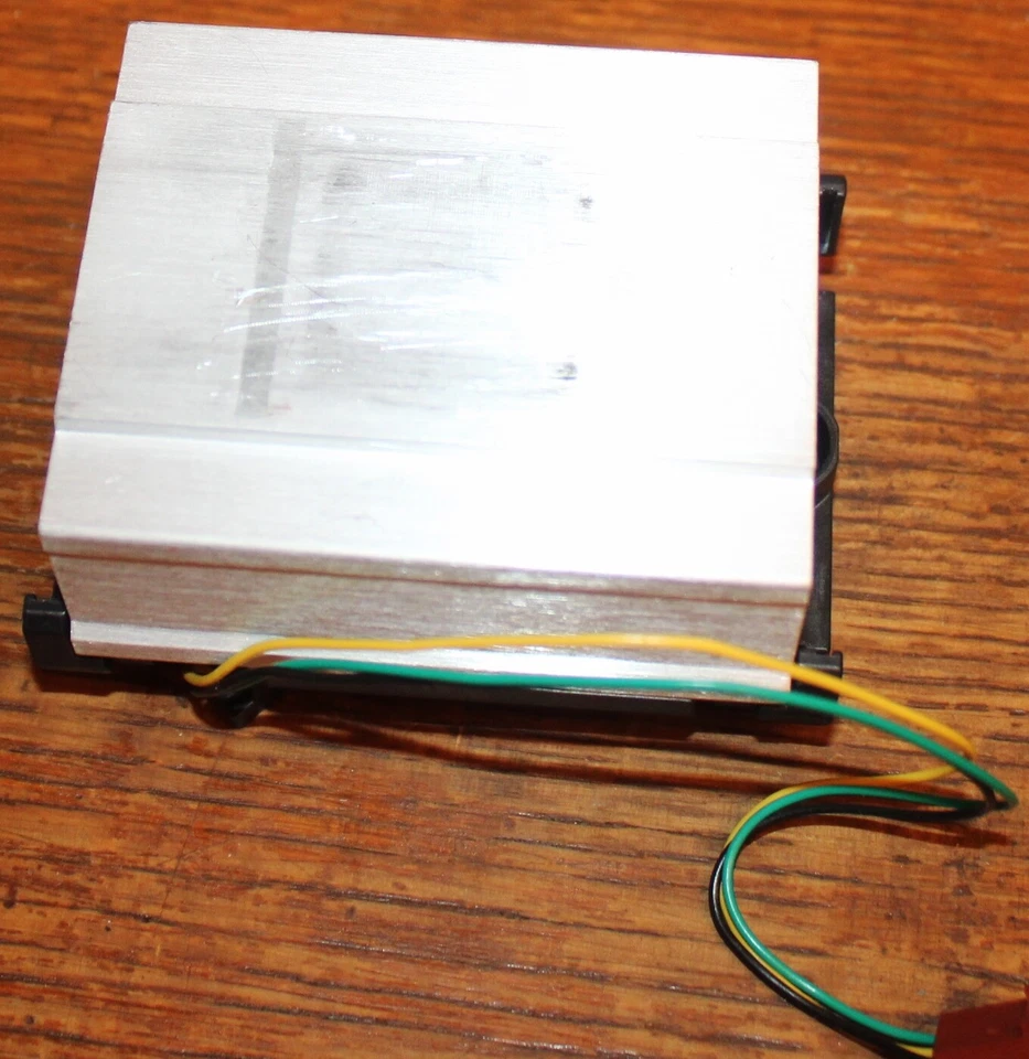 INTEL A65061-002 SOCKET 478 109X9412T5H046 12 VDC 0.16 A CPU FAN SANYO DENKI - Image 3 of 3