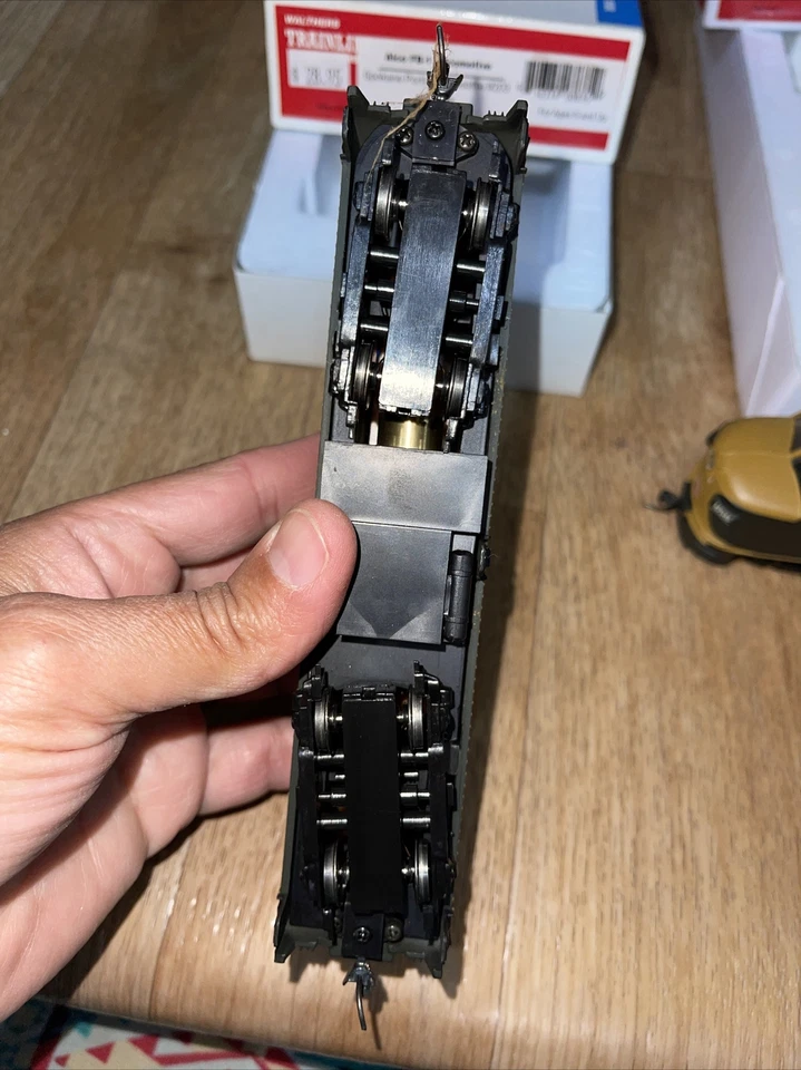 walthers Ho Spokane Portland seattle 203 Alco FB-1 And 858 Locomotive  - Image 3 of 4