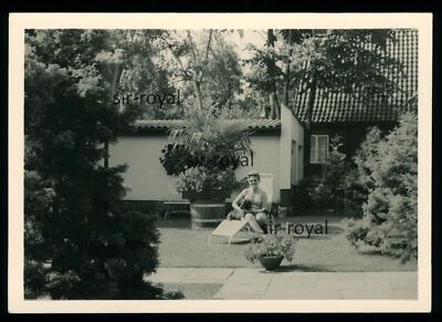 Frau mit Dackel auf dem Liegestuhl - 1960er - Teckel Dachshund - Foto 11x8cm