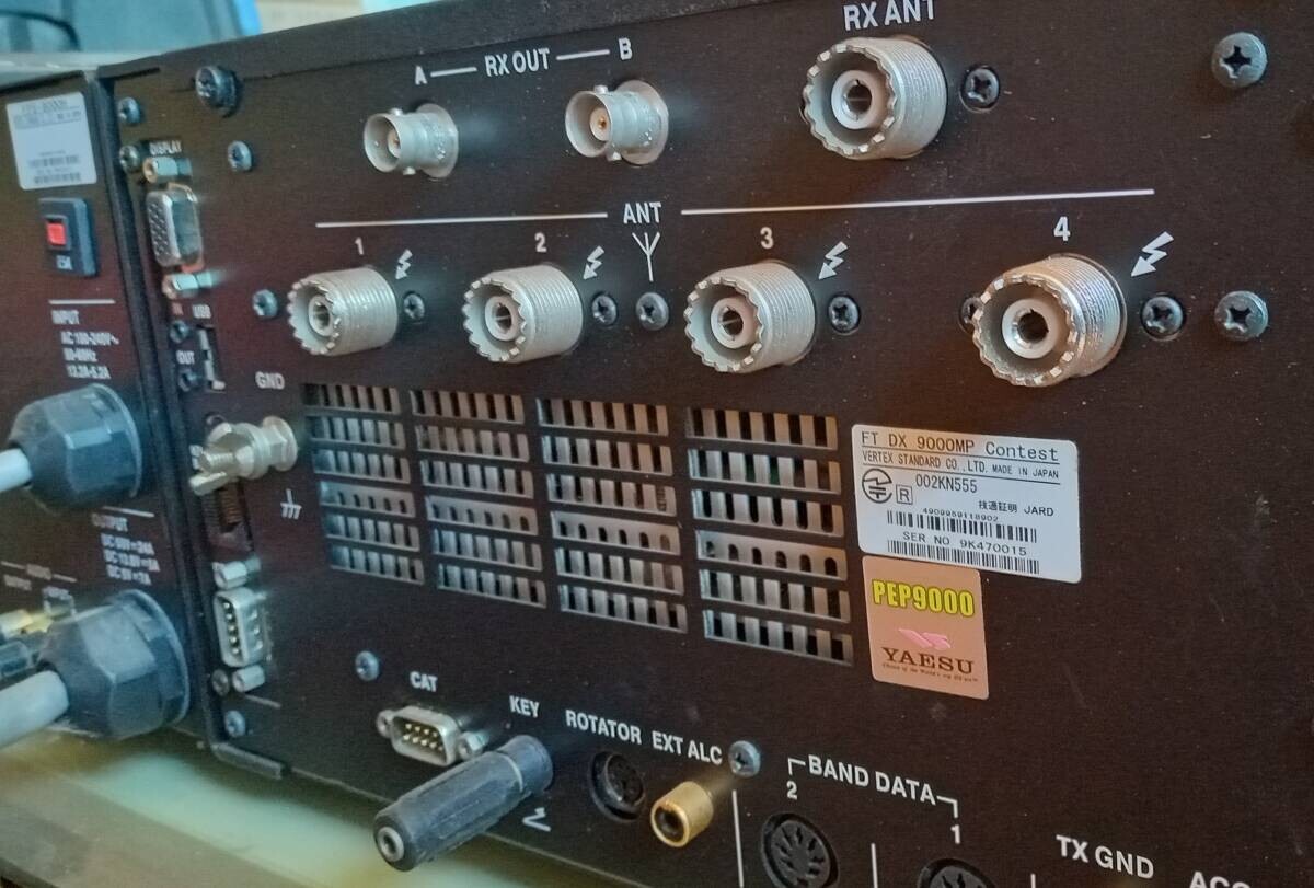 MAMMOTH!! YAESU FT DX 9000MP Contest 200W Transceiver USED Ship Free WW