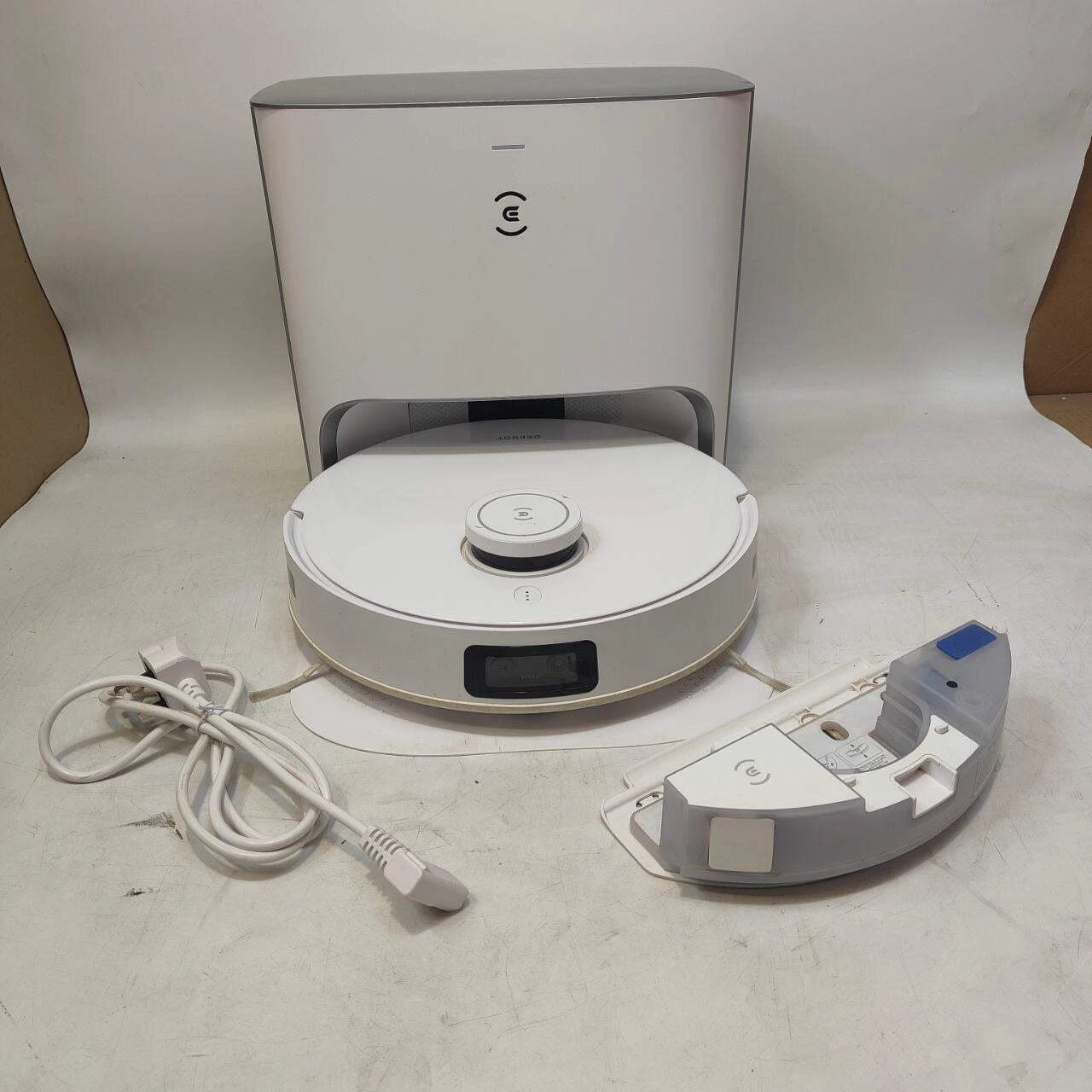 ECOVACS DEEBOT T10 PLUS Robot Vacuum Cleaner Auto-Empty Station 3000 Pa