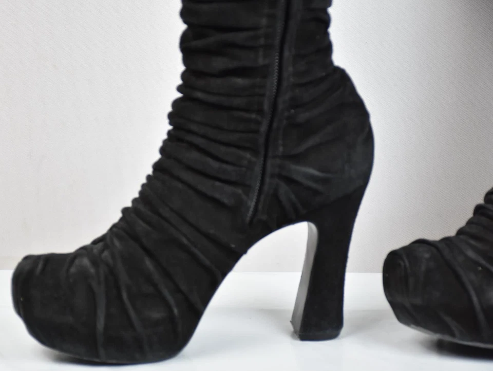 Yves Saint Laurent Women's SuedE Knee Booties Heels Shoes Size 36 - 5.5 US - Image 2 of 4