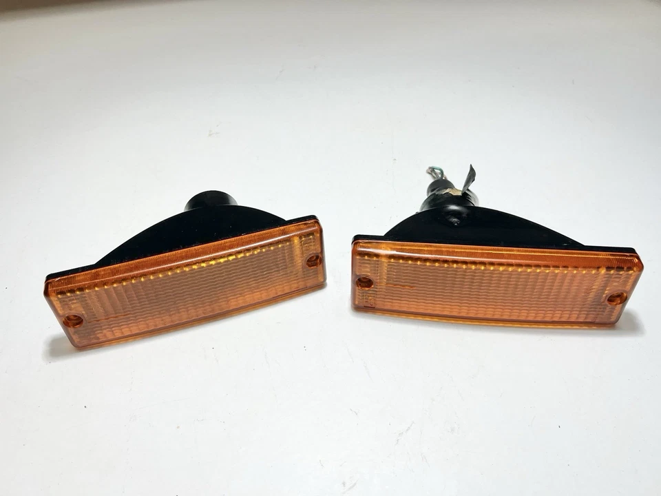 80-87 捷豹 XJ6 12 系列 3 前保险杠右转信号灯一对 — 第 3/4 张图片