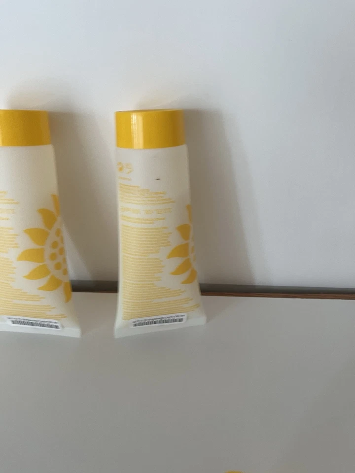 Crema limpiadora hidratante Sunflowers de Elizabeth Arden para mujer 3,3 oz nueva Foto 4 de 4