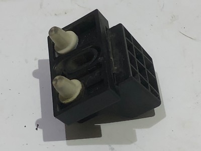 SKODA OCTAVIA MK3 2016 BOOT CATCH BUMP STOP MOUNT 5E9827675 