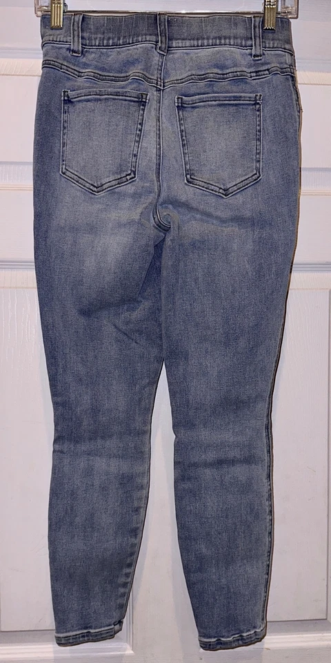 Pantalones de mezclilla ajustados al tobillo azules lavados vintage ligeros SPANX para mujer talla XS S Foto 2 de 4