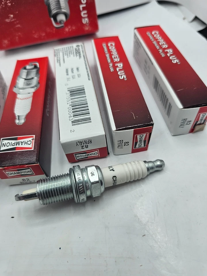 (CANTIDAD 6) Bujía Champion Copper Plus 82 RFN14LY para Jeep Wrangler 1988-90 Foto 2 de 4