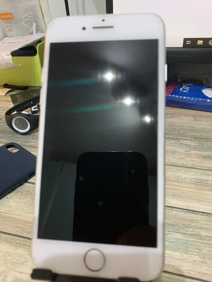 Apple iPhone 8 - 64GB - Bianco (Sbloccato) - Immagine 3 di 4