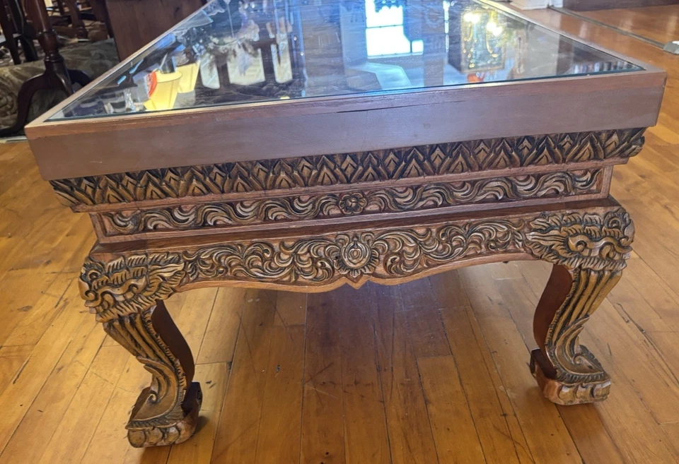 MESA DE CENTRO DE MADERA TALLADA A MANO DE TECA Foto 3 de 4