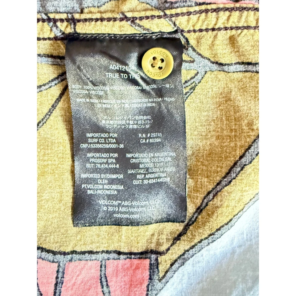 Volcom Men's Pleasure Cruise Tropical Leaf Button Down Shirt L - Image 4 of 4