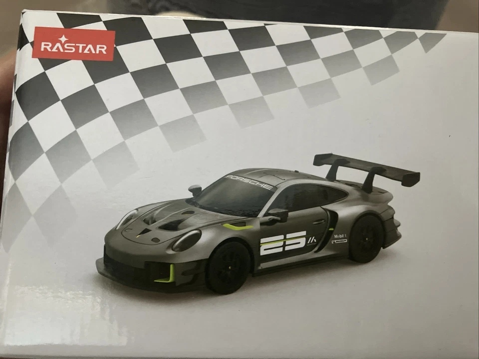 Porsche 911 GT2 RS Clubsport 25 Remote Control Car 1:24 Scale - Image 2 of 4