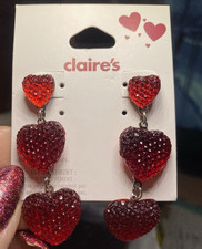 CLAIRES VALENTINES DAY STUD EARRINGS 3 DESCENDING RED HEARTS DROP/DANGLE NEW
