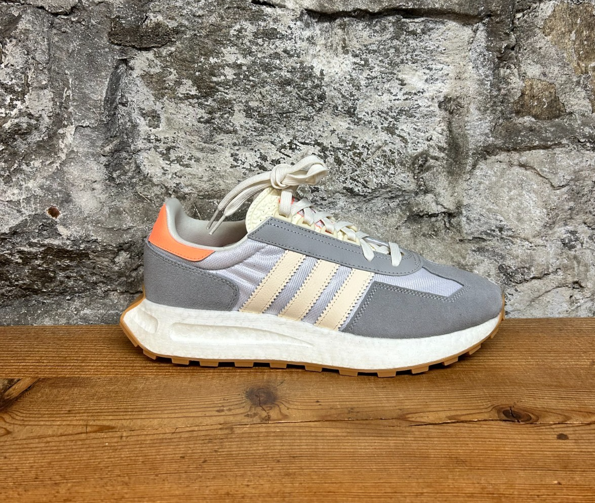 adidas gazelle silver green womens adidas Q47101 RETROPY E5 MENS LIFESTYLE SHOE