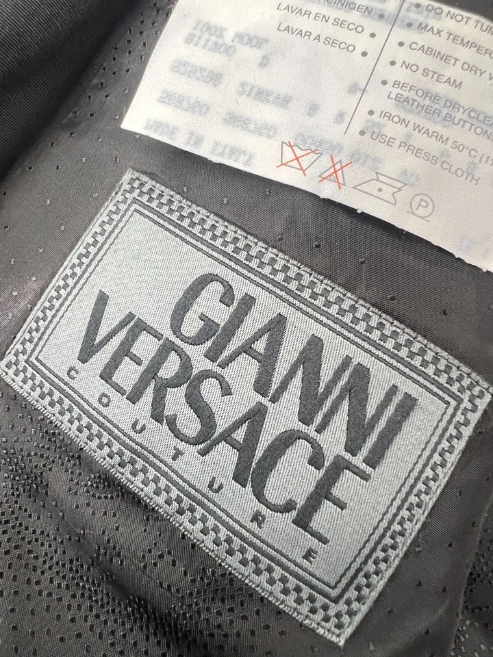 RARO 🔥 Conjunto Completo Traje Abrigo Gianni Versace Couture Años 90 Negro 52 IT 50 33x27.5 Foto 3 de 4