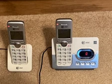 AT&T EL5203 Dual Handset Cordless Phone; Base w/ Answering Machine, Power Cords