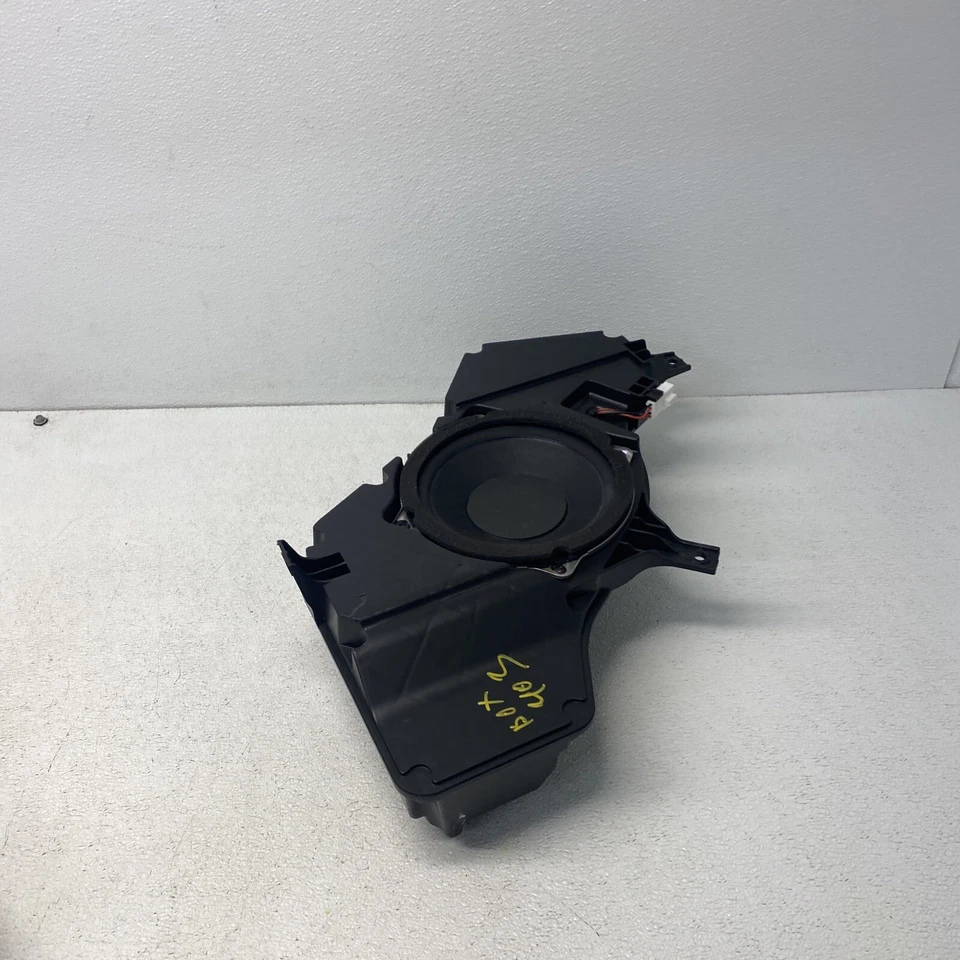 2013-2017 Hyundai Veloster Subwoofer Speaker Assembly 96380-2V100 OEM 13-17 - Image 2 of 4