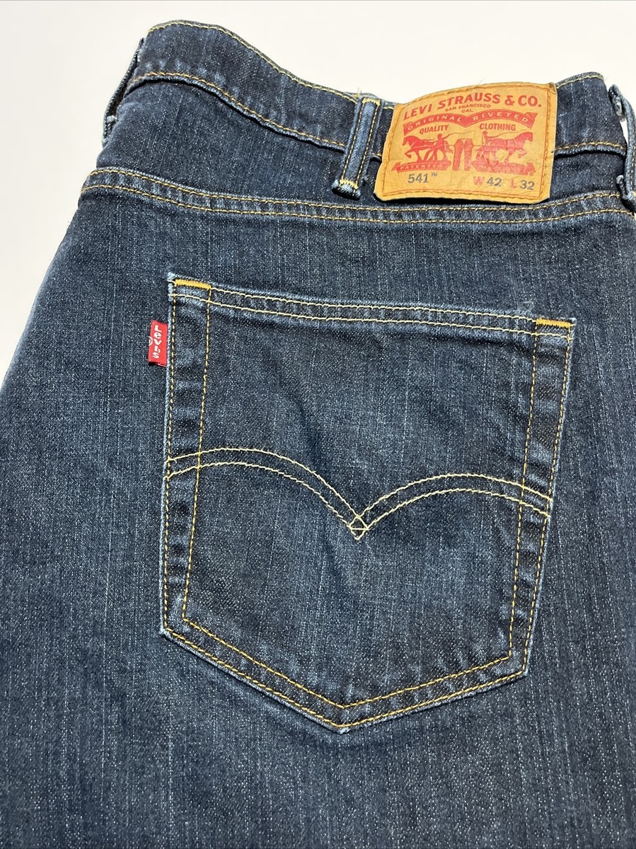 Levis 541 Mens Blue Jeans 42x32 (actual 41x30) Athletic Fit Mint