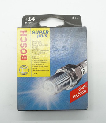 Original Bosch Super Plus Zündkerzen HR 8 DC+ / 0 242 229 879-3V6