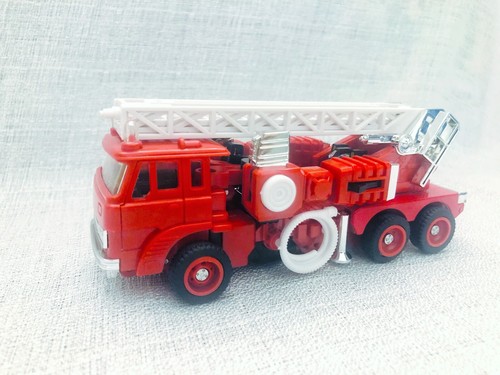 TRANSFORM G1 Reissue Inferno Brand New Free Shipping - Picture 2 of 6