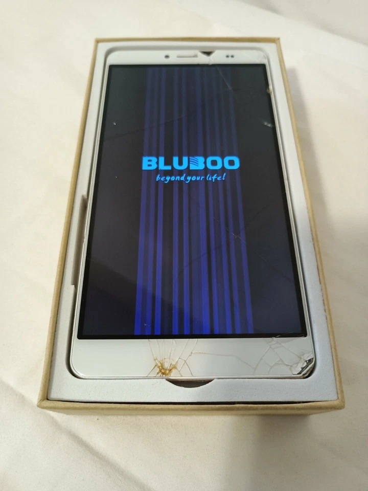 Bluboo Maya Max 3 GB RAM/ 32 GB oro rosa Foto 2 de 4
