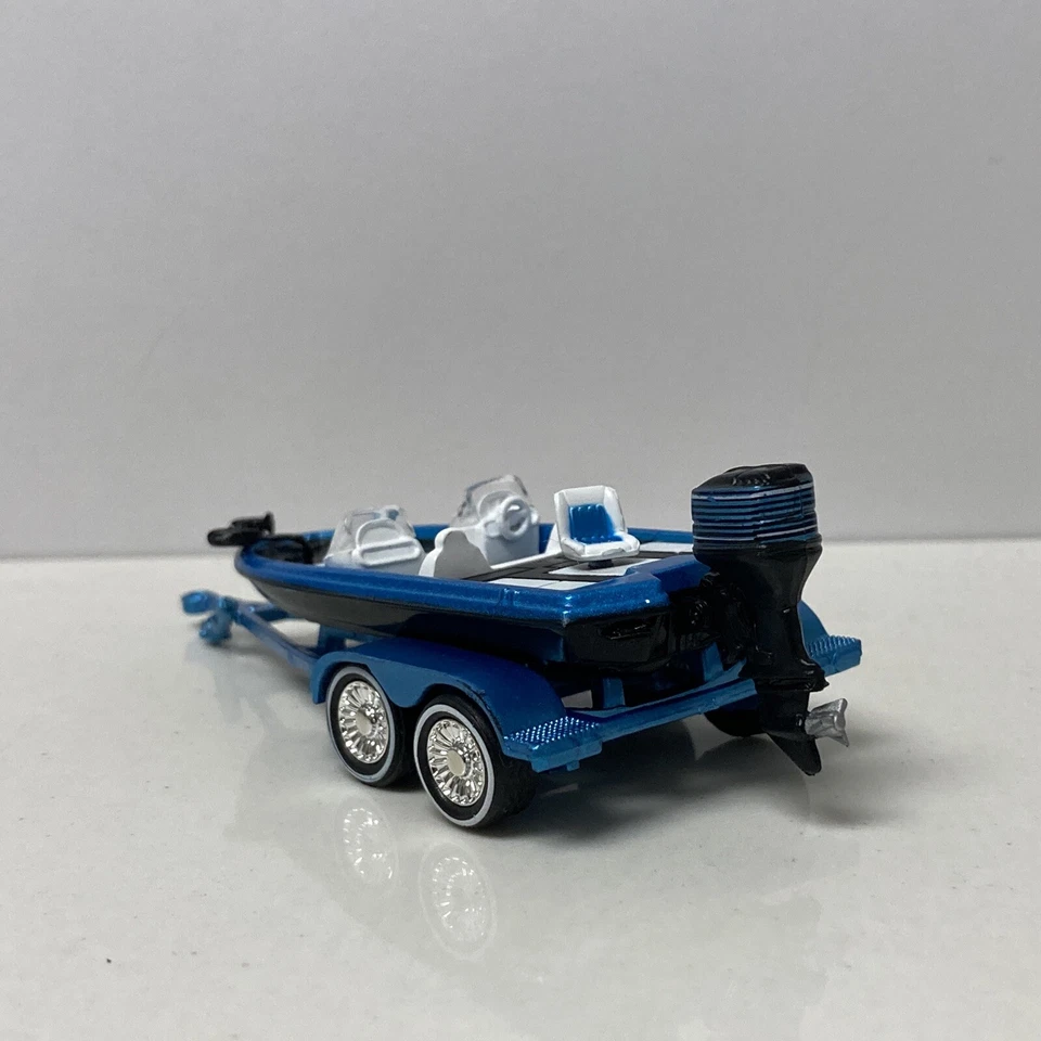 Boat & Trailer Collectible 1/64 Scale Diecast Model - Image 3 of 4