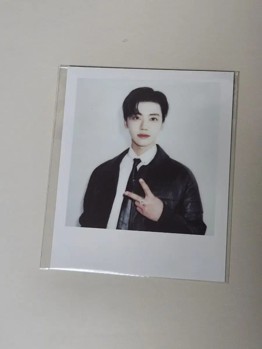NEXT SEASON'S GREETINGS 2025 ポラロイド　ソゴン ZEROBASEONE - 2025 SEASON'S GREETINGS [OUR Season] – Kpop Planet